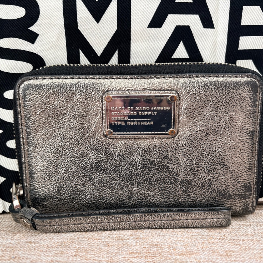 Marc by Marc Jacobs Silver Textured Wallet